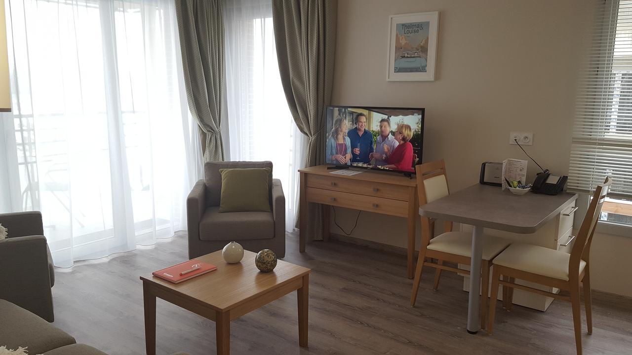 Residence Seniors Domitys Les Hautes Feuilles Reims Dış mekan fotoğraf